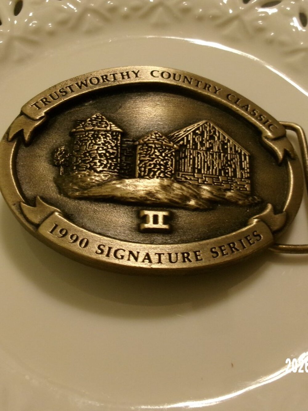 Belt Buckle Trustworthy Country Classic 1990 Signature Series LTD Edition #038